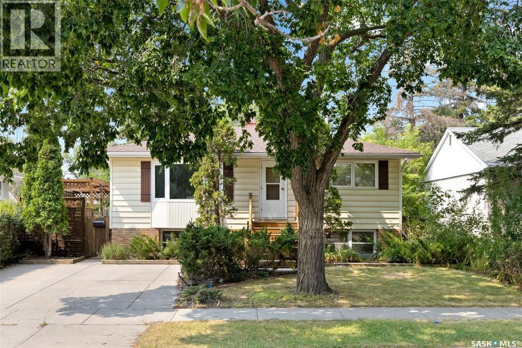 616 Broadway Avenue E, Regina