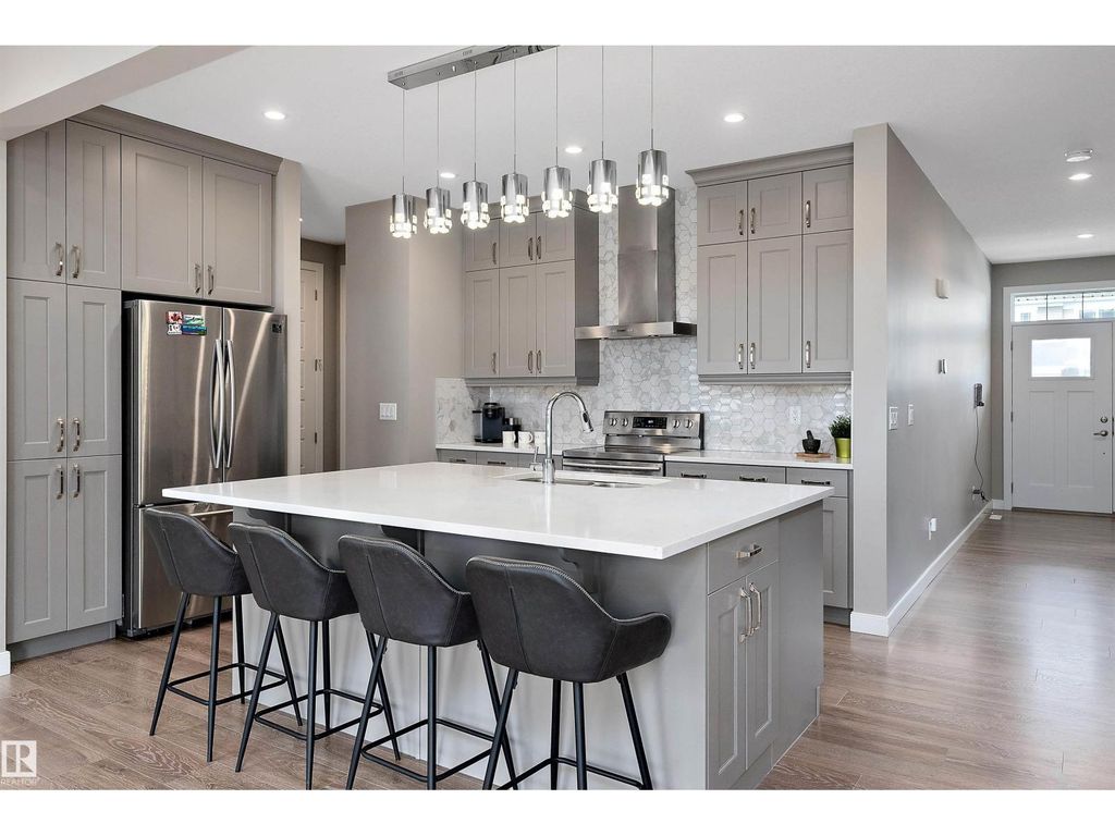1619 201 St Nw, Edmonton