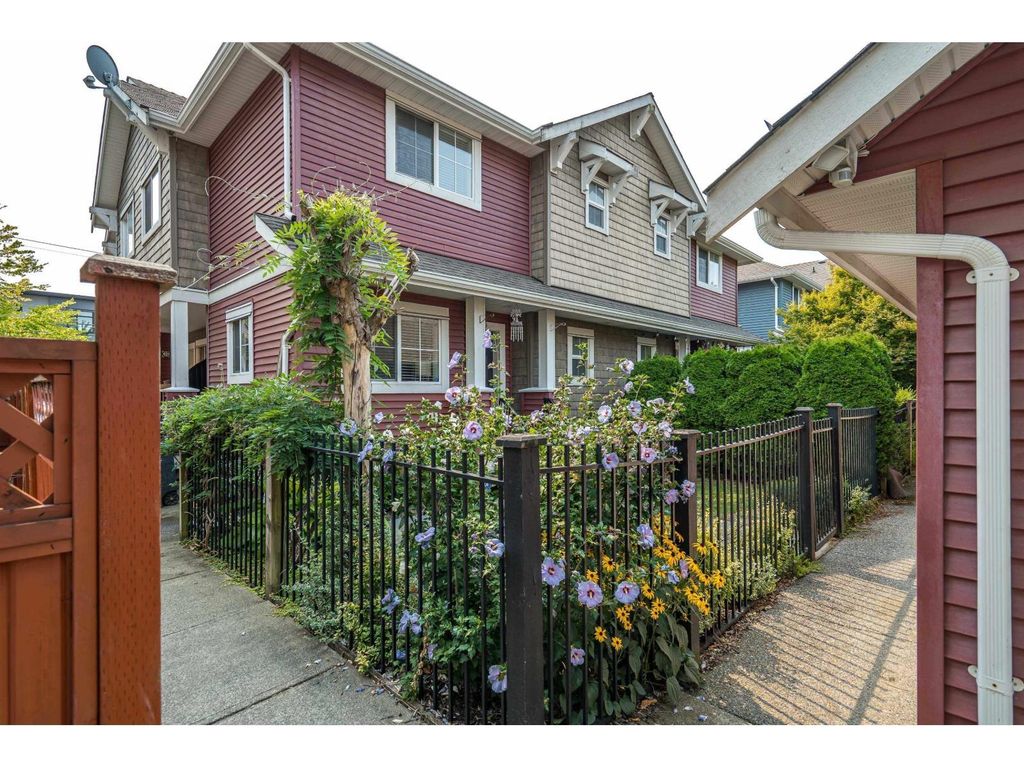 D2 19319 72 Avenue, Surrey