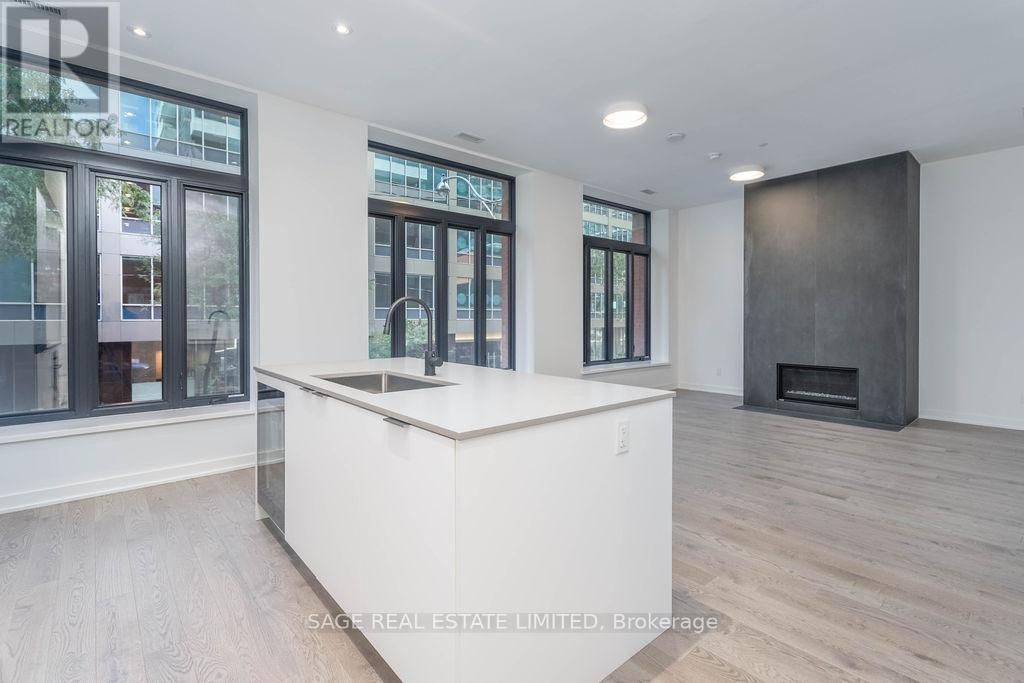 205 - 22 Lombard Street, Toronto (church-Yonge Corridor)