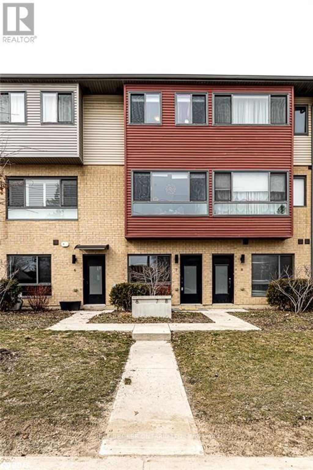 8 - 369 Essa Road, Barrie (holly)
