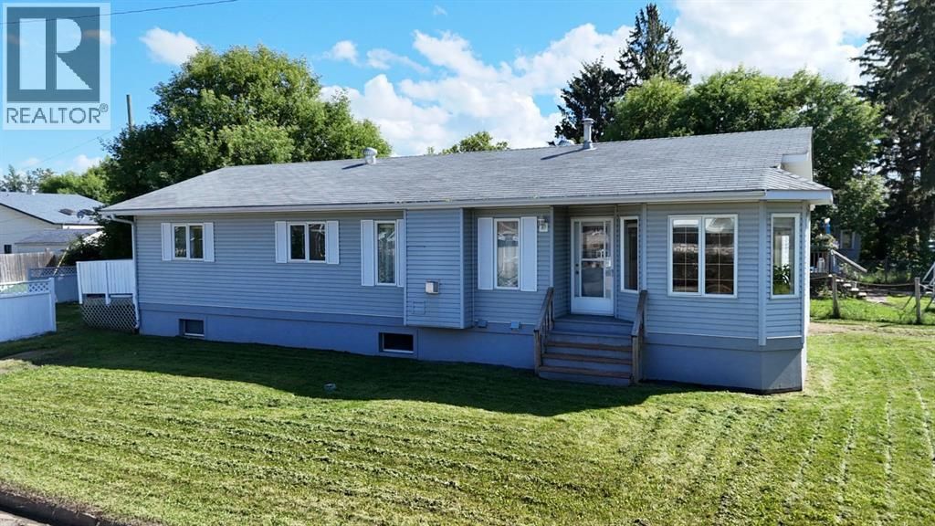 5025 45th Street, High Prairie
