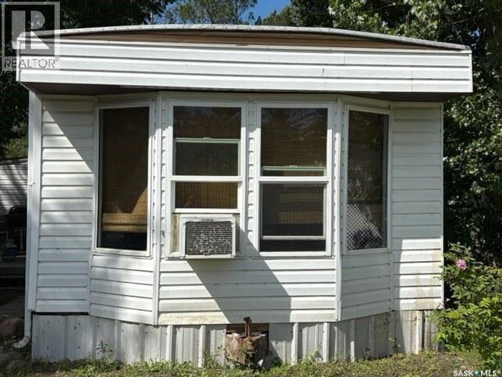 76 Spruce Street, Caronport