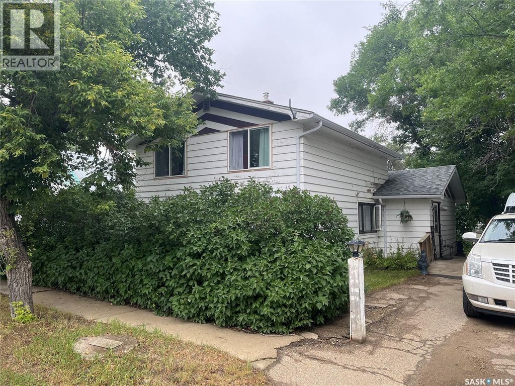 164 4th Street W, Mankota