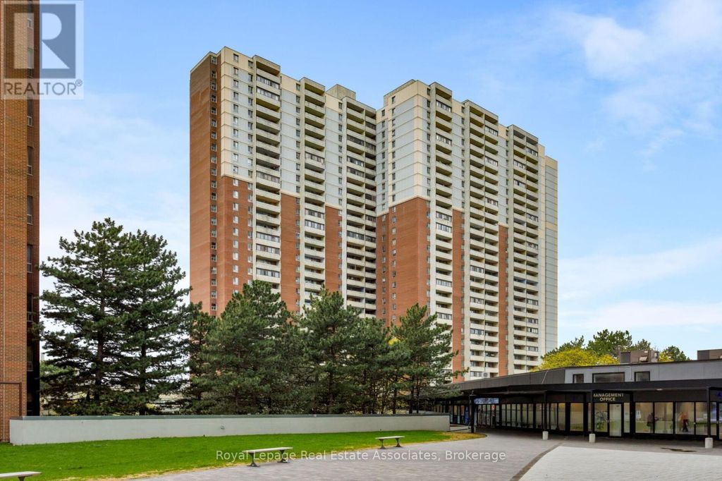 1710 - 5 Massey Square, Toronto (crescent Town)