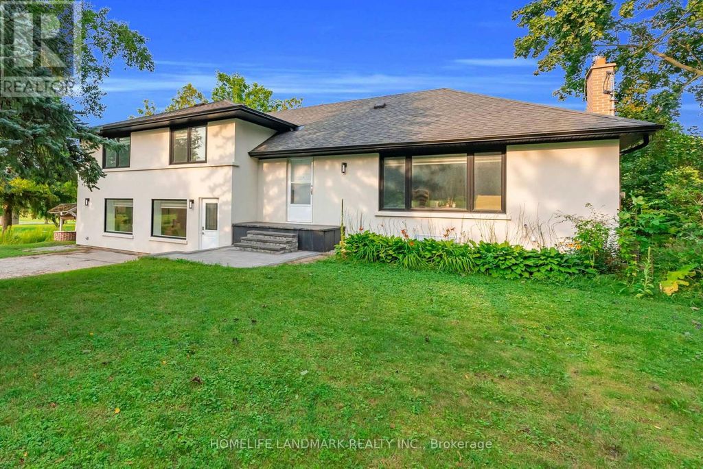 11821 Woodbine Avenue, Whitchurch-Stouffville