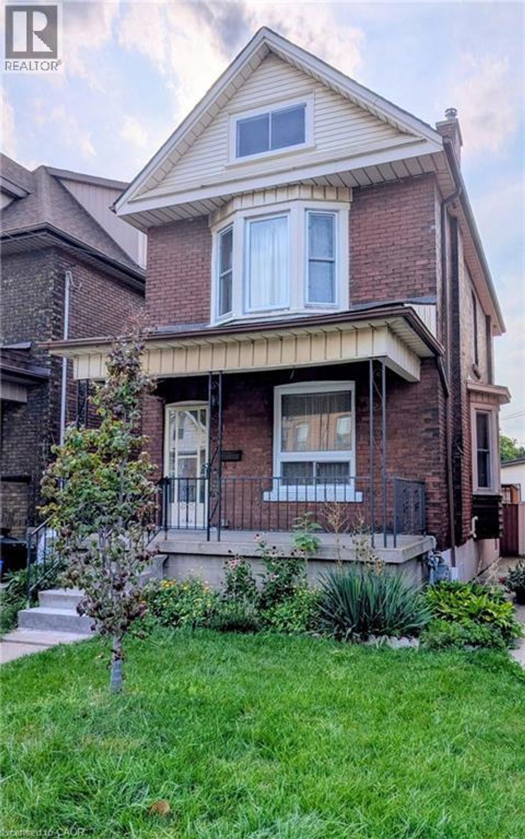 61 Barnesdale Avenue N, Hamilton