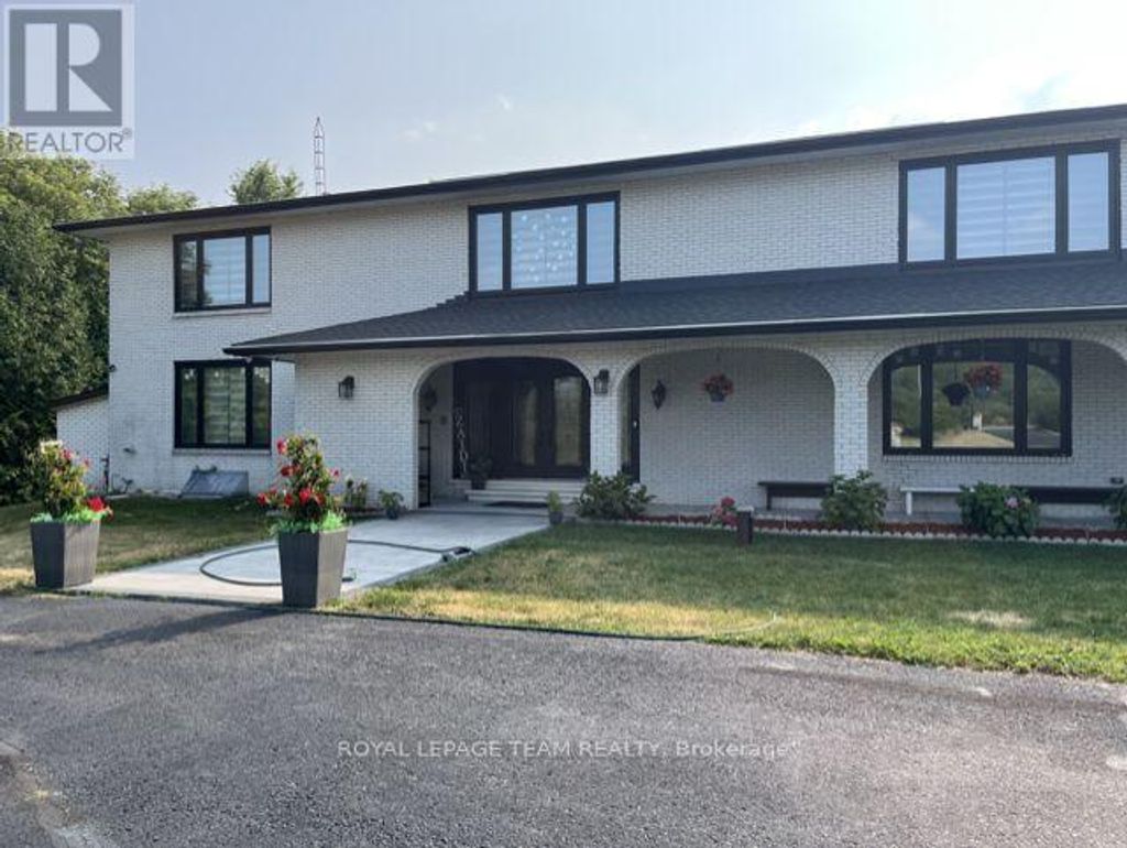 1570 River Road, Ottawa