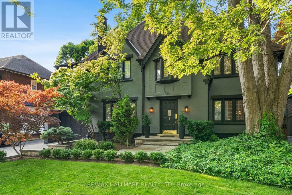16 Elderwood Drive, Toronto (forest Hill South)