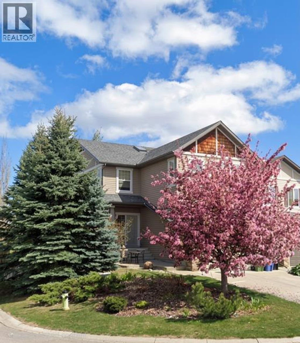 204 Eversyde Mews Sw, Calgary