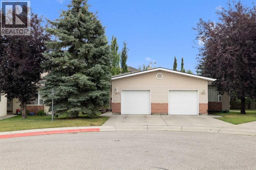 100 Dovista Court Se, Calgary