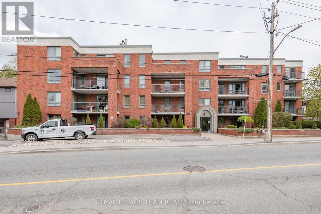 105 - 939 North River Road, Ottawa