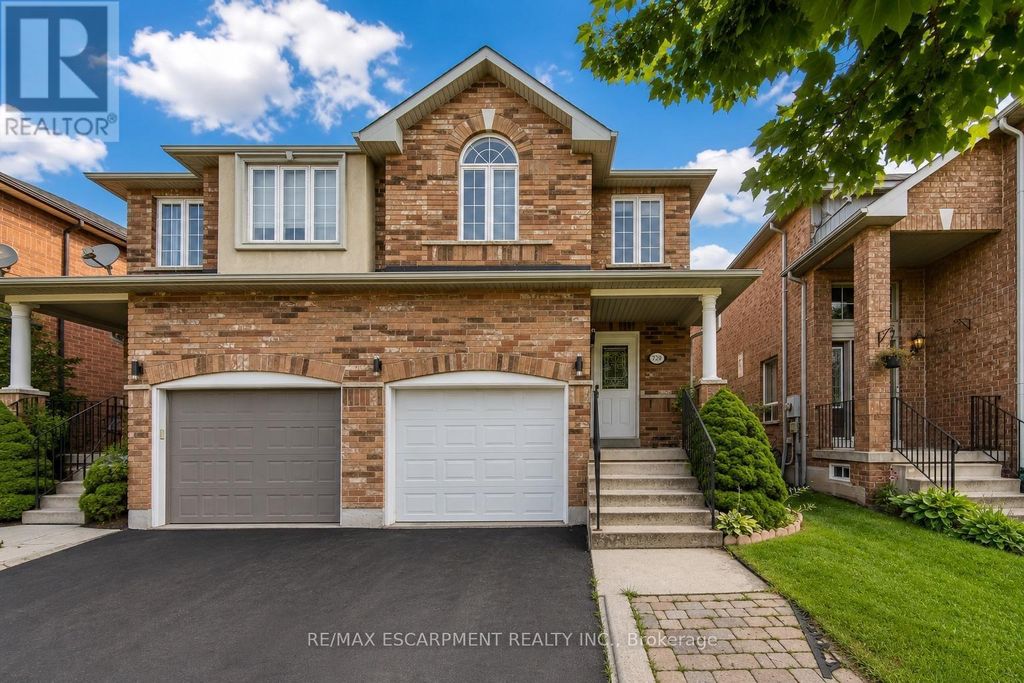 1793 Creek Way, Burlington (uptown)