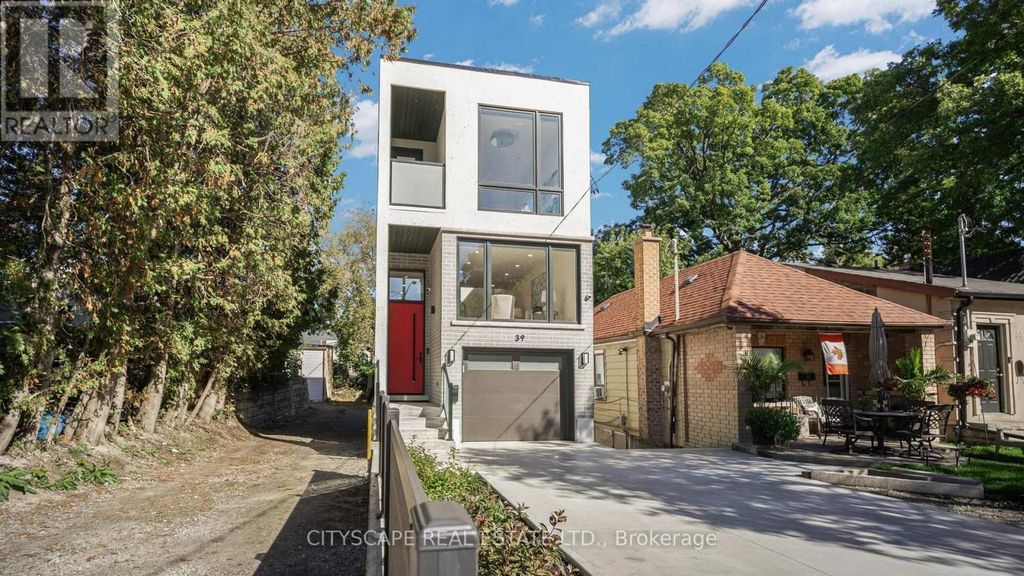 39 Kenworthy Avenue, Toronto (oakridge)