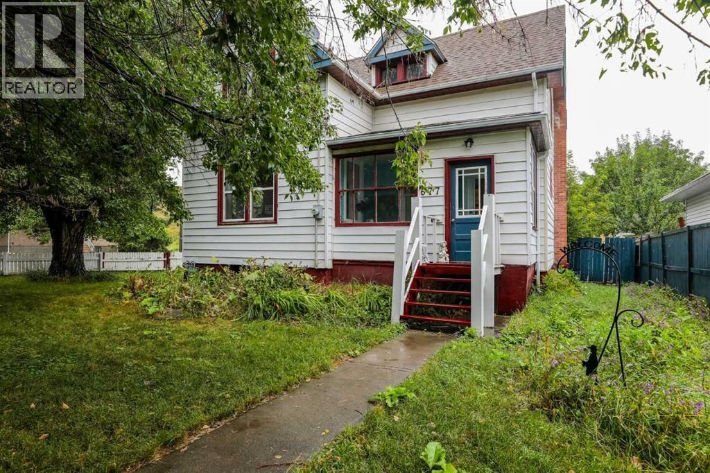 677 Frederick Street, Pincher Creek