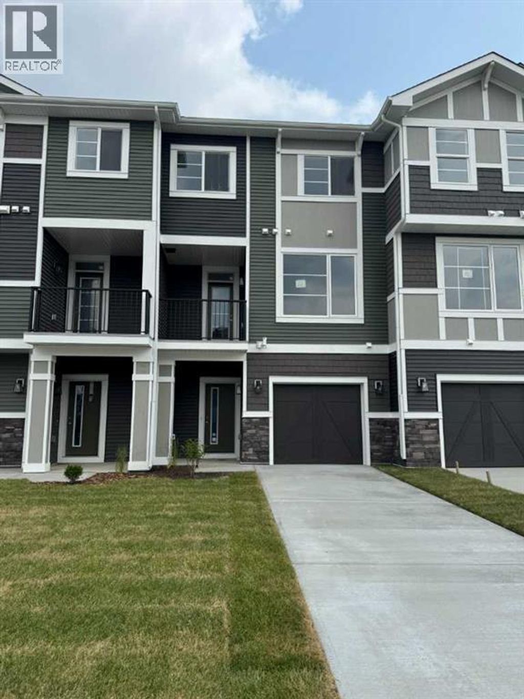 12 Waterford Glen, Chestermere