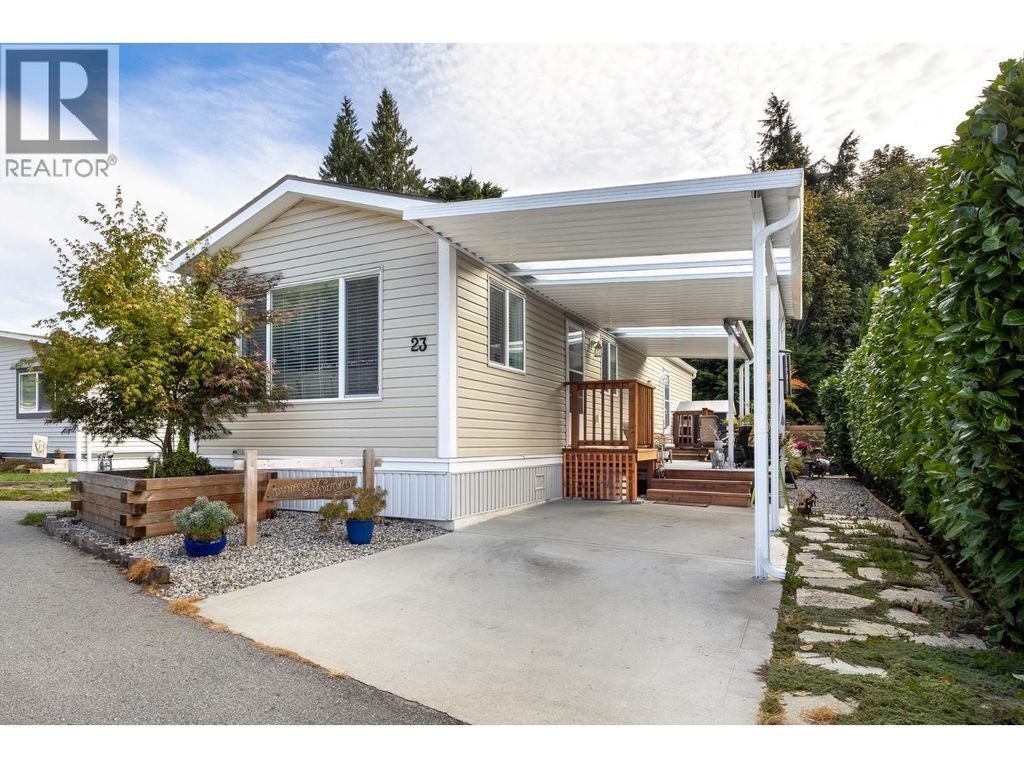 23 4496 Sunshine Coast Highway, Sechelt