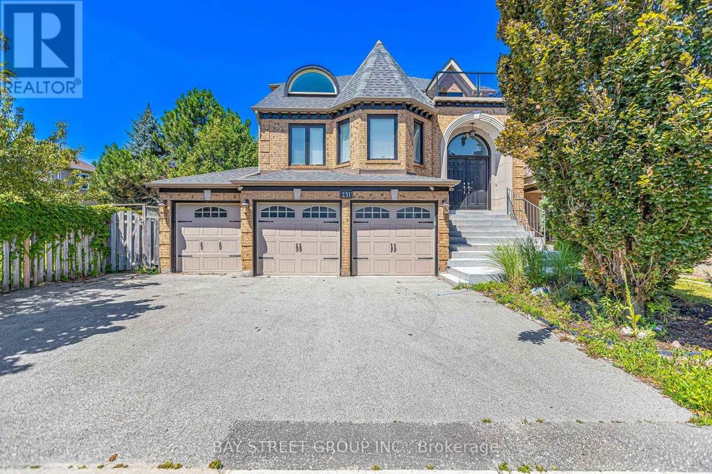 231 Shaftsbury Avenue N, Richmond Hill (westbrook)