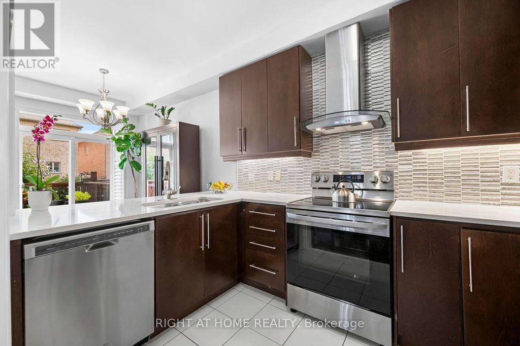 41 Coastline Drive, Brampton (bram West)
