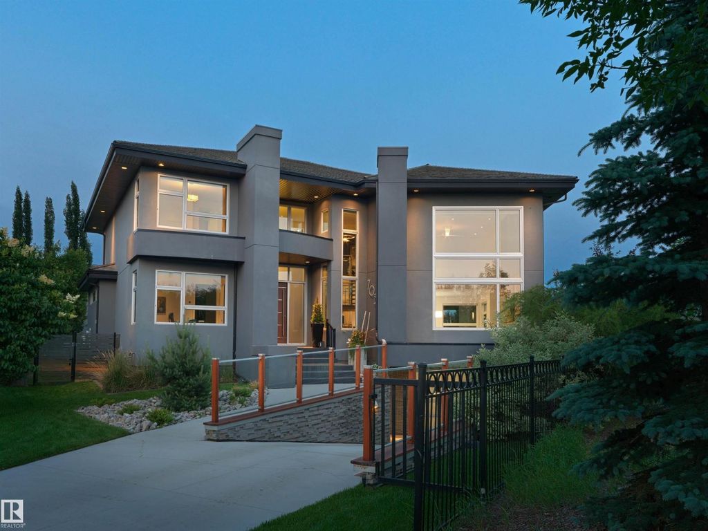 703 Dalhousie Wy Nw, Edmonton