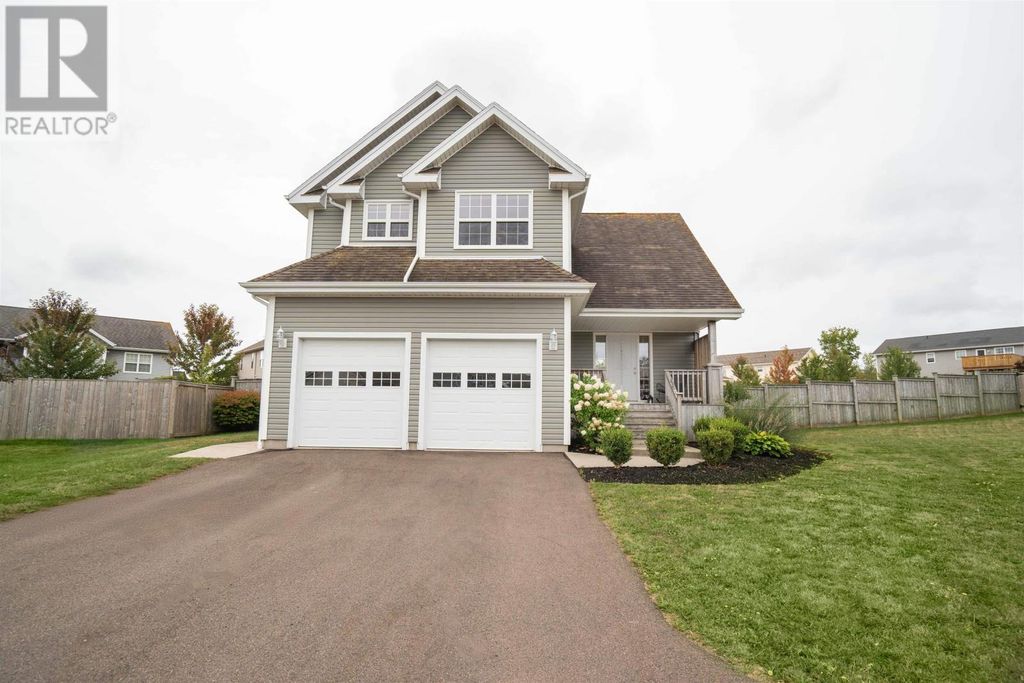 11 Lily Court, Stratford