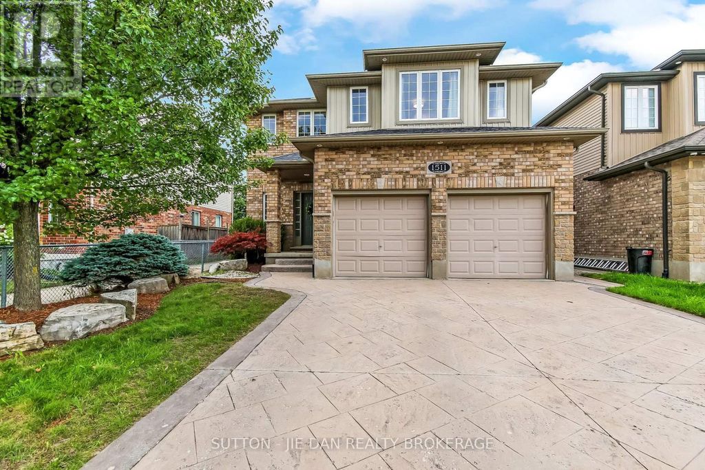 1511 Coronation Drive, London North (north I)
