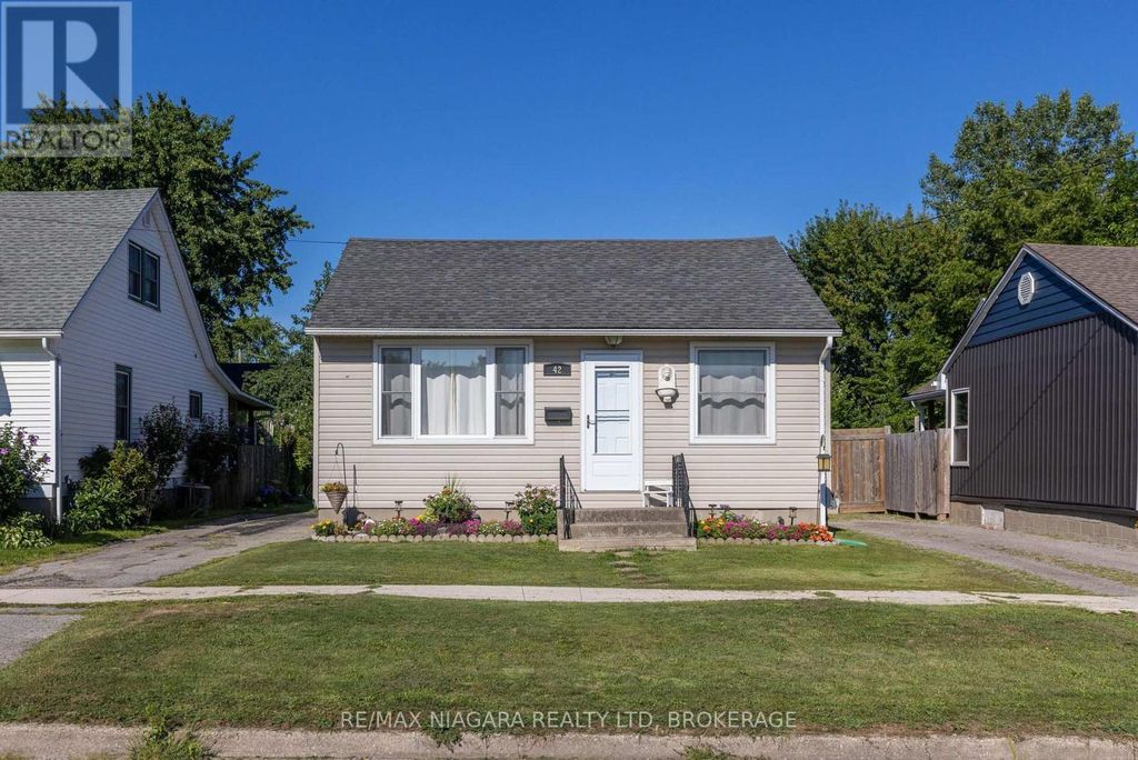 42 Douglas Street, Fort Erie (central)
