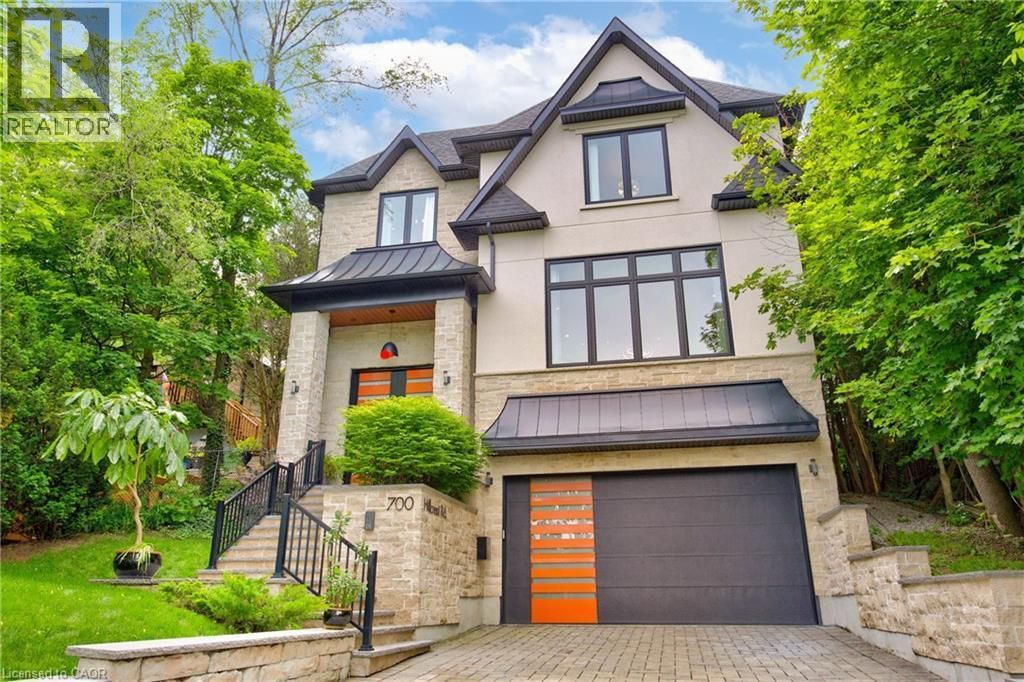 700 Hillcrest Road, West Shore