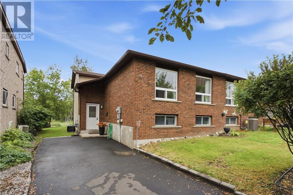 983 Arthur Street, Sudbury
