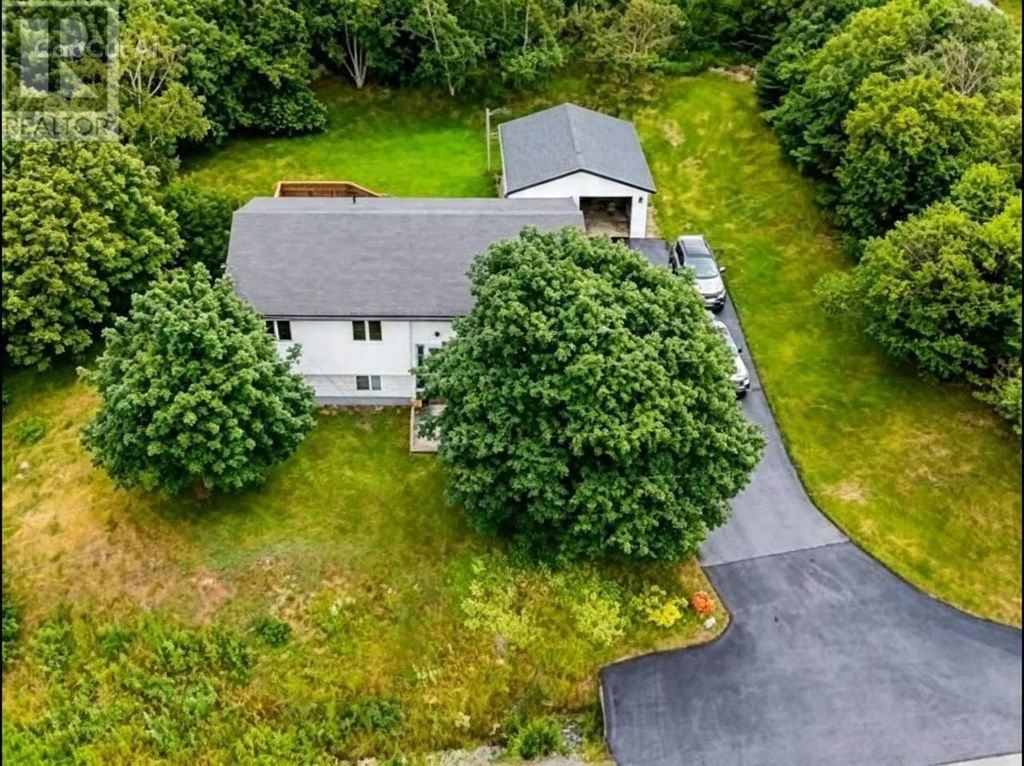 79 Swansea Street, Manuels