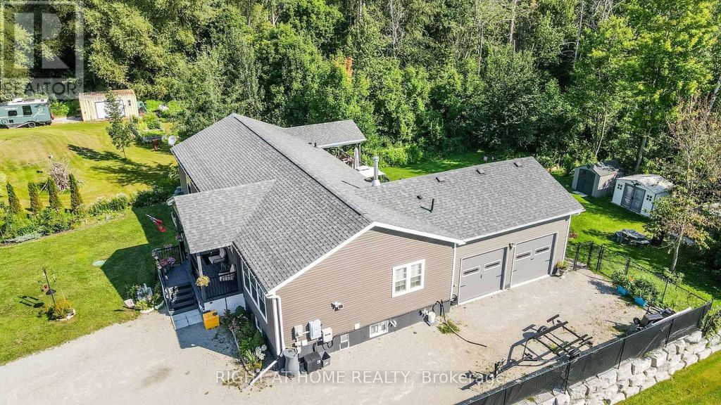 13009 County Road 16 Drive, Tay (waubaushene)