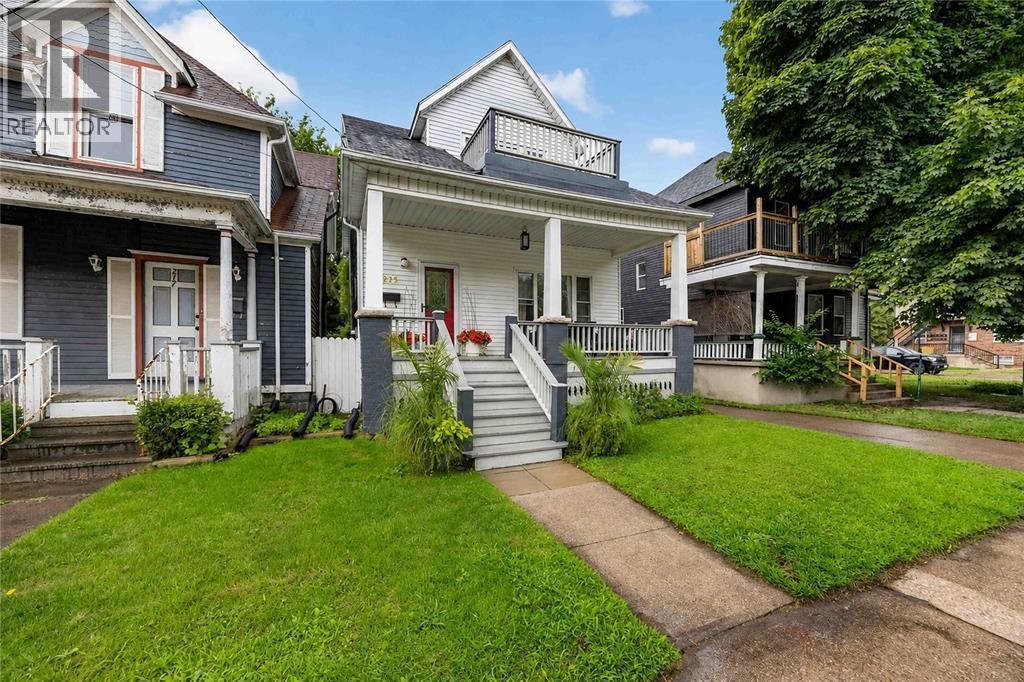 215 George Street, Sarnia