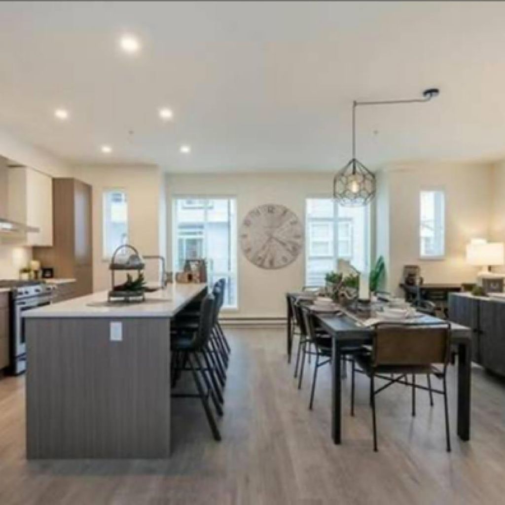 17 7947 209 Street, Langley