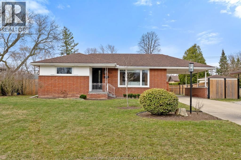 735 Lounsborough, Windsor