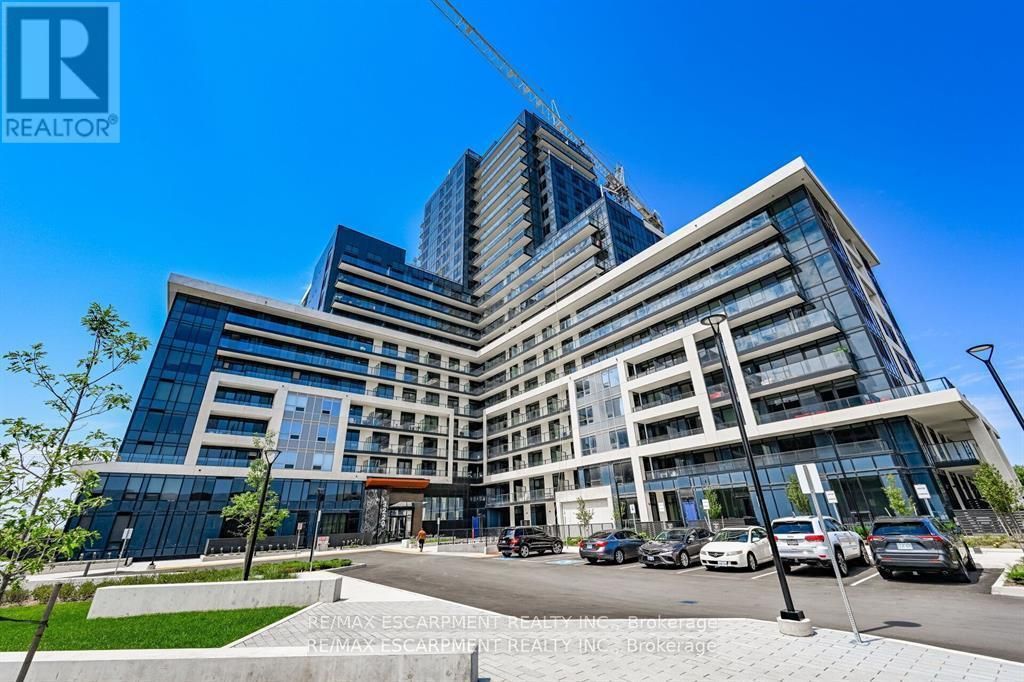 607 - 3220 William Coltson Avenue, Oakville (jm Joshua Meadows)