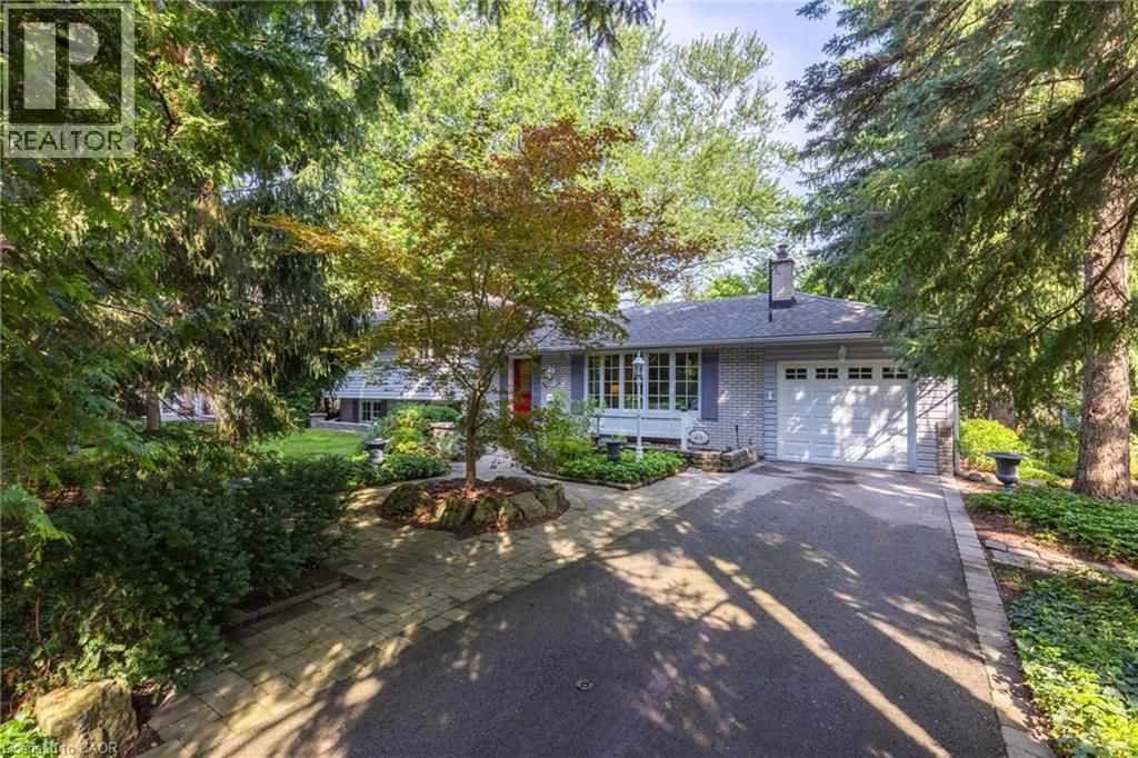 401 Cairncroft Road, Oakville