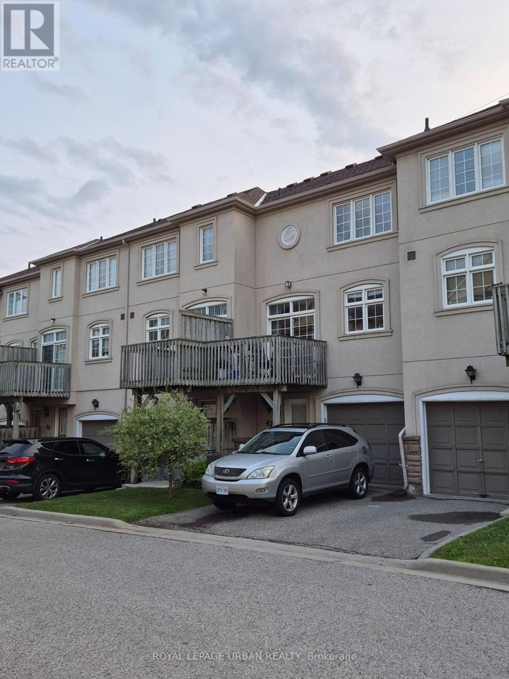 47 - 10 Post Oak Drive, Richmond Hill (jefferson)