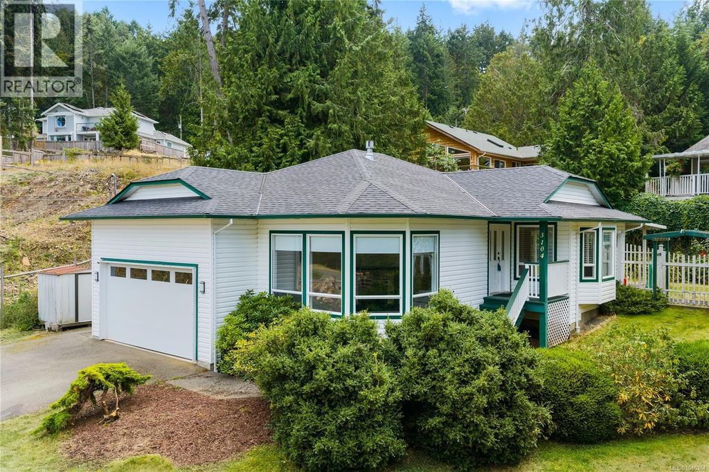 3104 Dolphin Dr, Nanoose Bay
