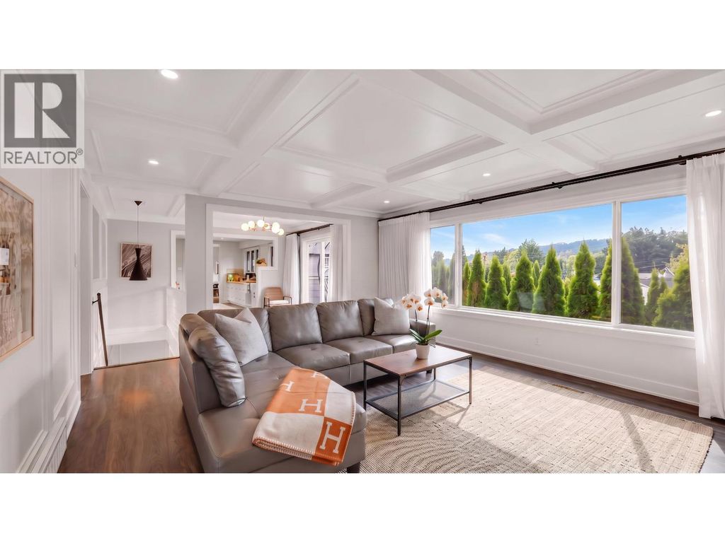 39726 Government Road, Squamish