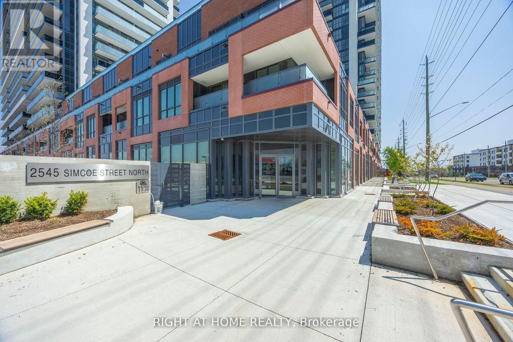 1131 - 2545 Simcoe Street N, Oshawa (windfields)