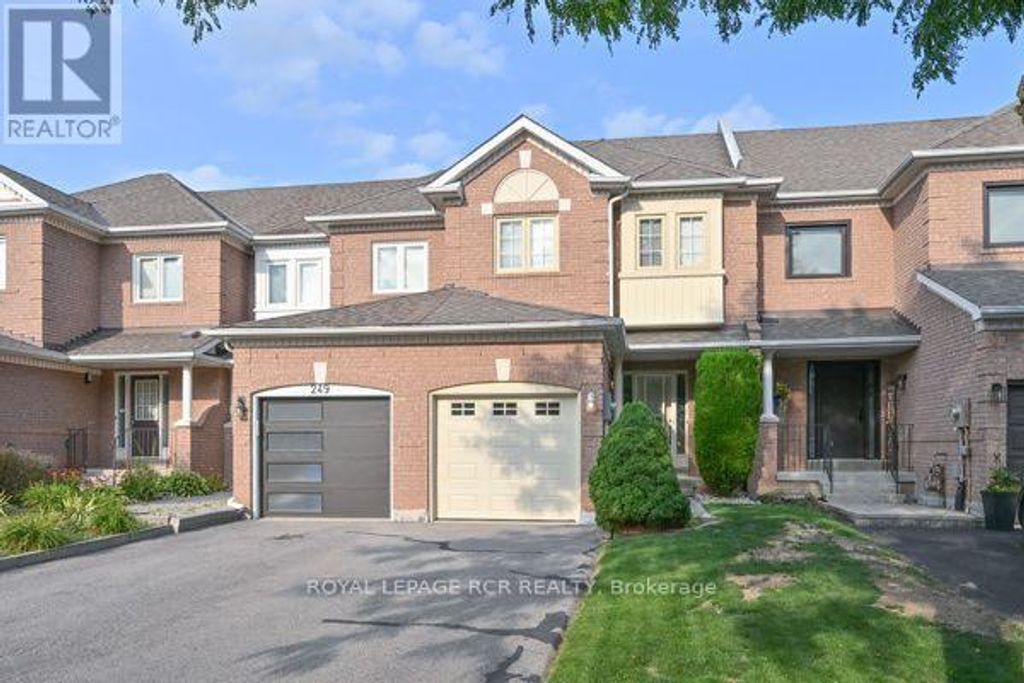 251 Denise Circle, Newmarket (summerhill Estates)