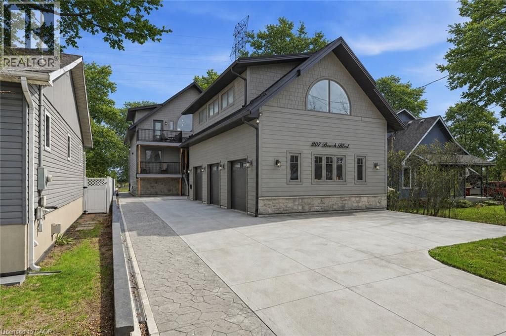 207 Beach Boulevard, Hamilton