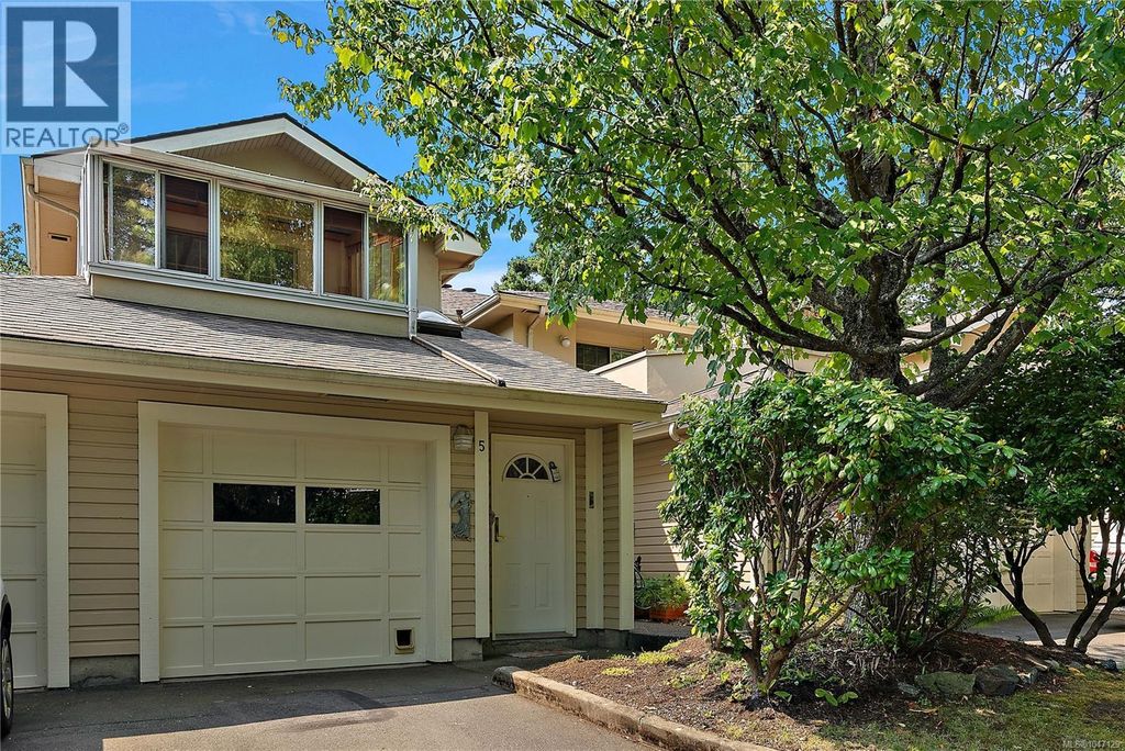 5 909 Admirals Rd, Esquimalt