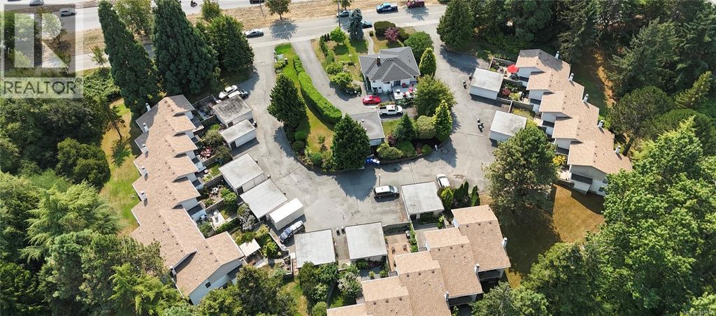 27 610 Mckenzie Ave, Saanich
