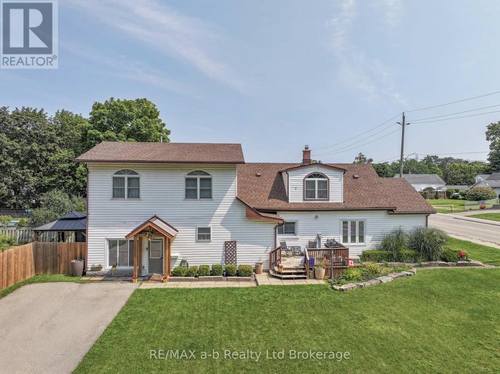 13 Potters Road N, Tillsonburg