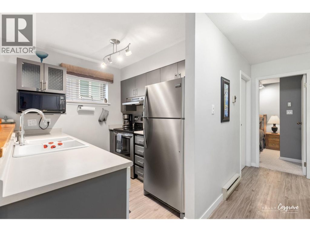 801 3050 Hillcrest Drive, Whistler