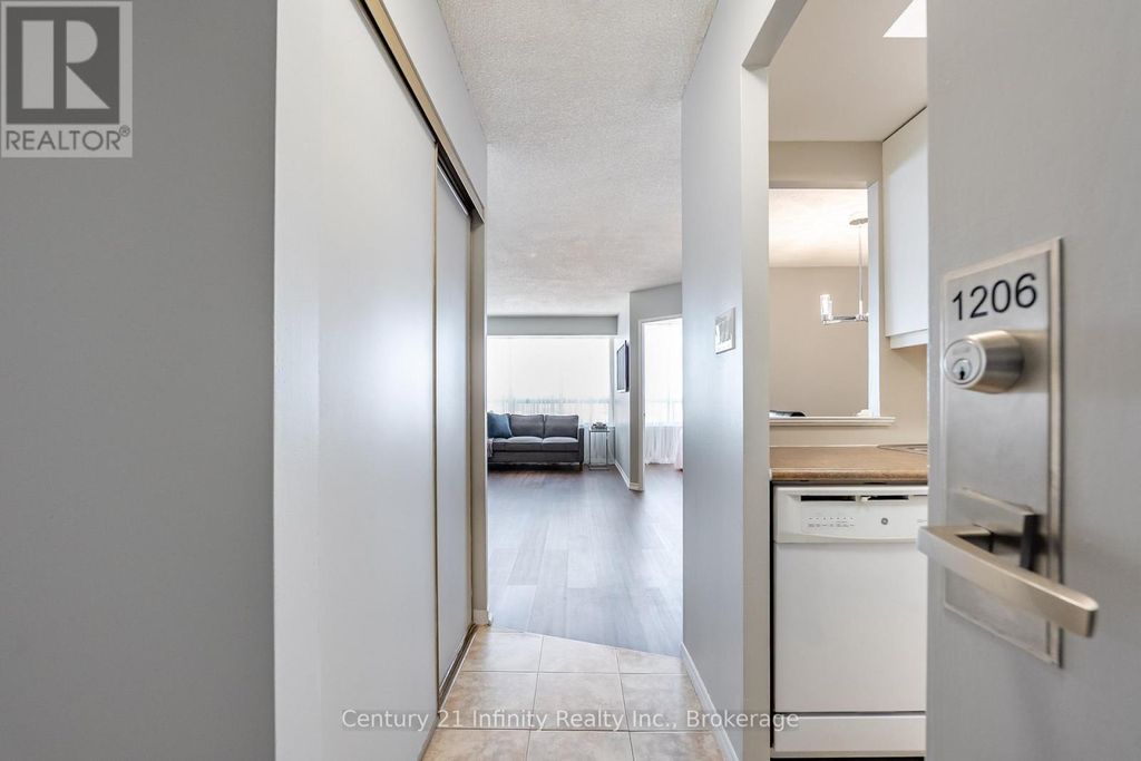 1206 - 5 Greystone Walk Drive, Toronto (kennedy Park)