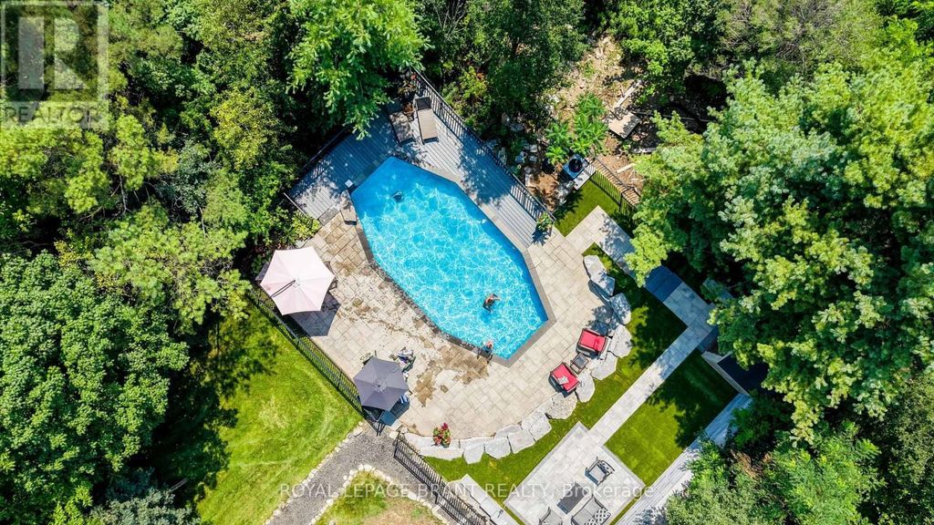 7664 Maltby Road E, Puslinch