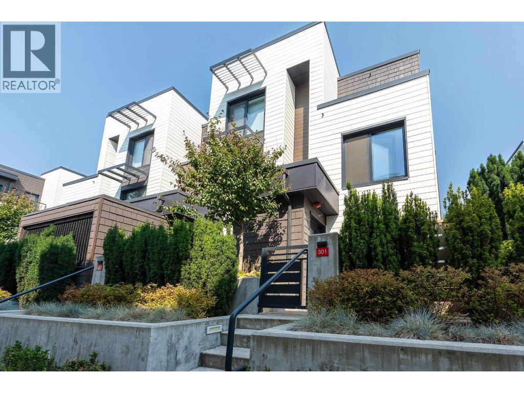 301 606 Foster Avenue, Coquitlam