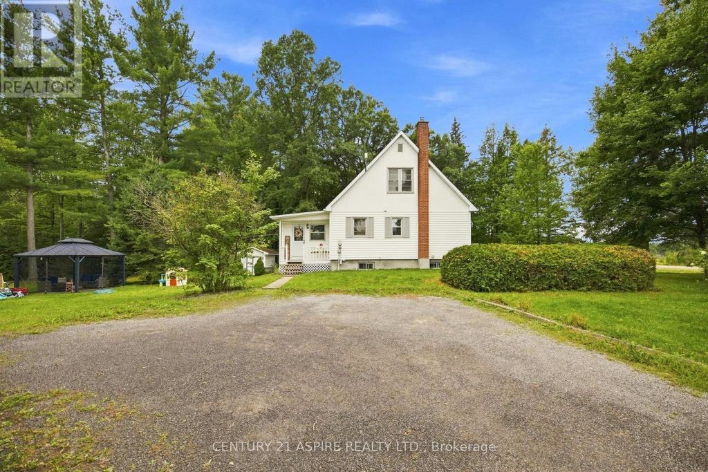 2583 B Line Road, Laurentian Valley